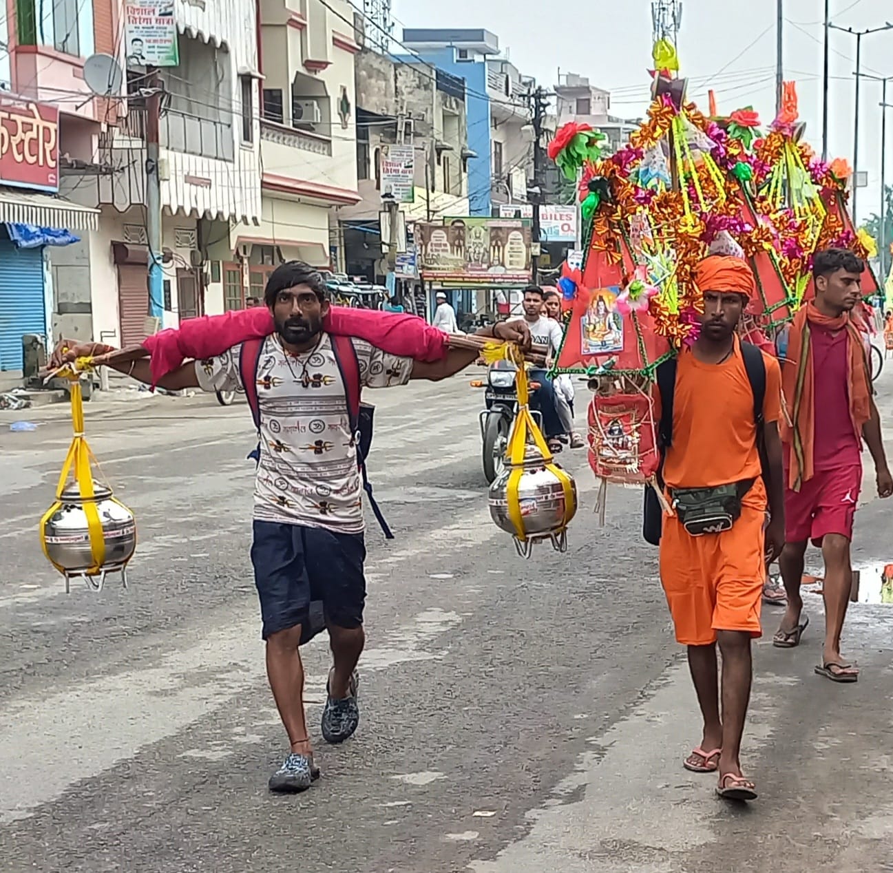 हापुड़ की आरती अपनी सास और बच्चों के साथ : फाइल फोटो हापुड़ की आरती अपनी सास और बच्चों के साथ : फाइल फोटो