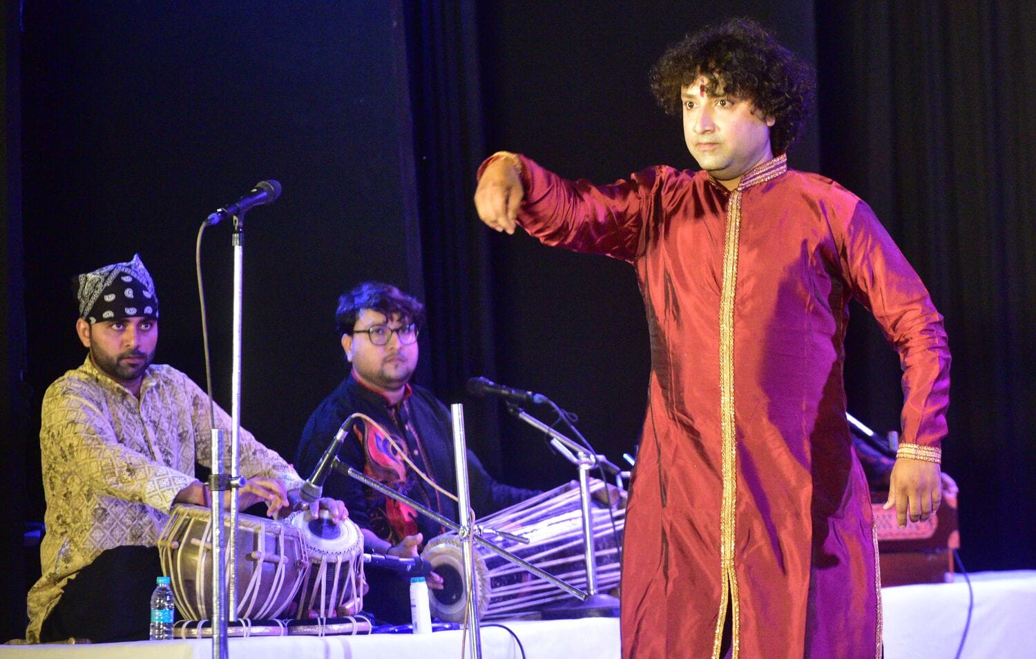 जयपुर घराने के सुप्रसिद्ध कथक कलाकार चेतन कुमार जवड़ा ने प्रभावशाली प्रस्तुति से किया मंत्रमुग्
