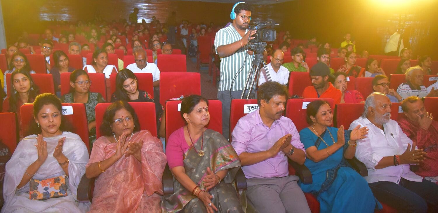 जयपुर घराने के सुप्रसिद्ध कथक कलाकार चेतन कुमार जवड़ा ने प्रभावशाली प्रस्तुति से किया मंत्रमुग्