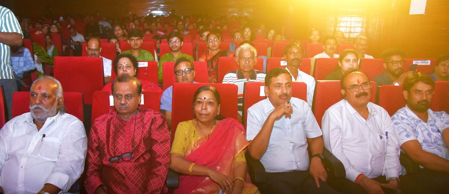 जयपुर घराने के सुप्रसिद्ध कथक कलाकार चेतन कुमार जवड़ा ने प्रभावशाली प्रस्तुति से किया मंत्रमुग्
