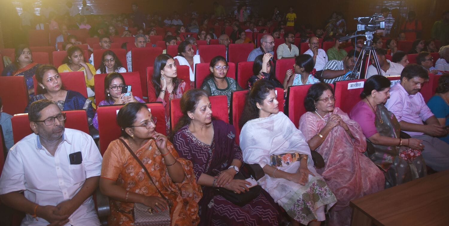 जयपुर घराने के सुप्रसिद्ध कथक कलाकार चेतन कुमार जवड़ा ने प्रभावशाली प्रस्तुति से किया मंत्रमुग्