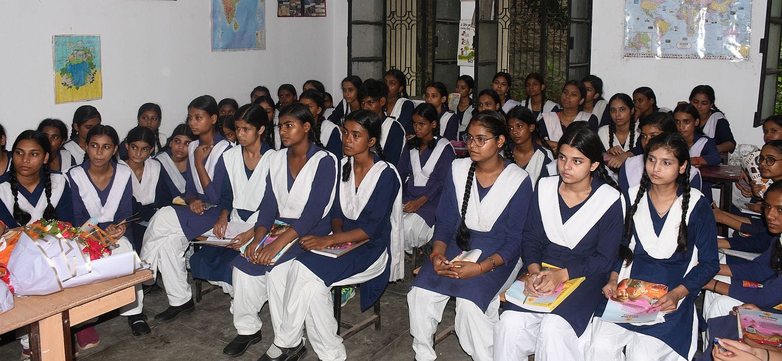 राजकीय बालिका इंटर कॉलेज में हुए जागरूकता कार्यक्रम में मौजूद छात्राएं। -संवाद