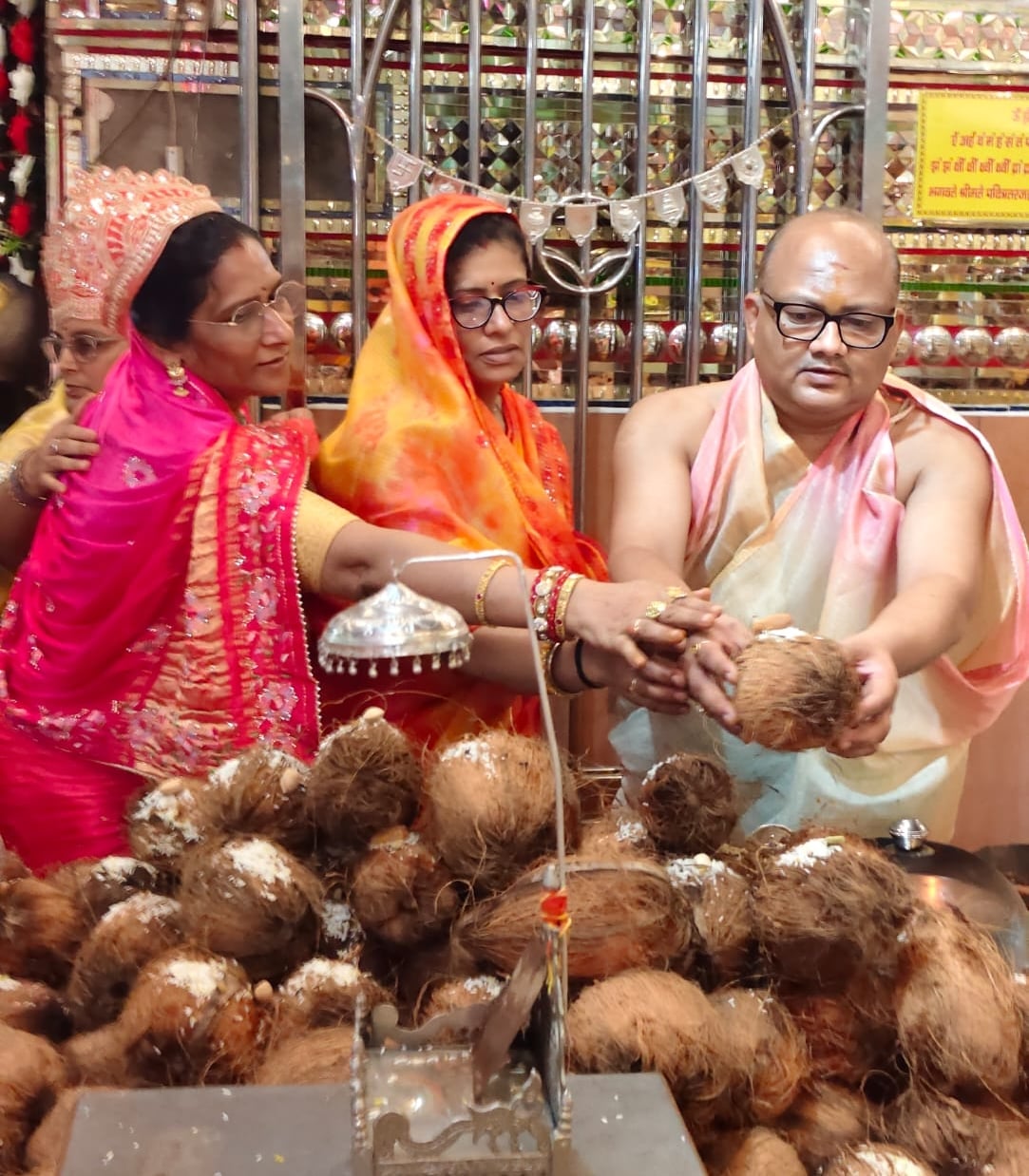 सिद्धचक्र महामंडल विधान में चढ़ाए गए 1024 अर्घ्य