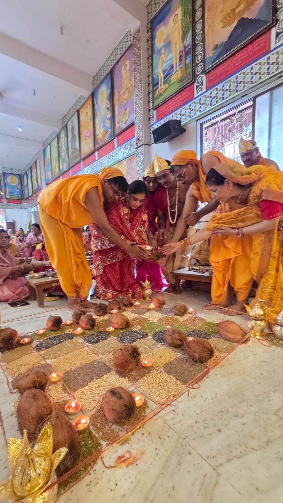 आशियाना स्थित दिगंबर जैन मंदिर में आयोजित चातुर्मास कलश स्थापना आशियाना स्थित दिगंबर जैन मंदिर में आयोजित चातुर्मास कलश स्थापना