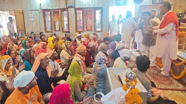बाबा बालकनाथ मंदिर दियोटसिद्ध गुरु पूर्णिमा के अवसर पर महंत निवास में आयोजित कार्यक्रम में उपस्
