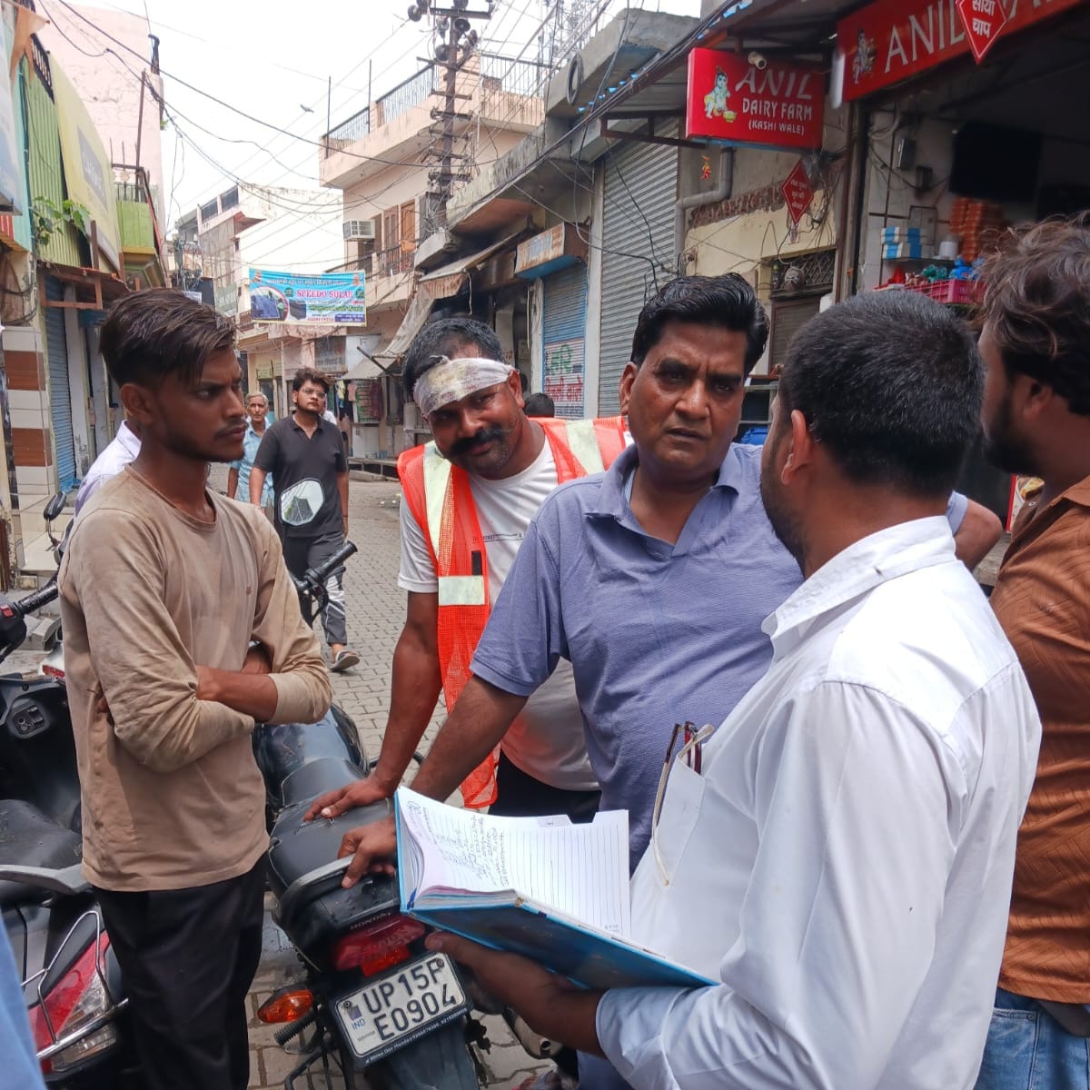 ब्रह्मपुरी क्षेत्र में विद्युत लाइन बनाने का लोगों ने विरोध किया। स्रोत : विद्युत विभाग। ब्रह्मपुरी क्षेत्र में विद्युत लाइन बनाने का लोगों ने विरोध किया। स्रोत : विद्युत विभाग।
