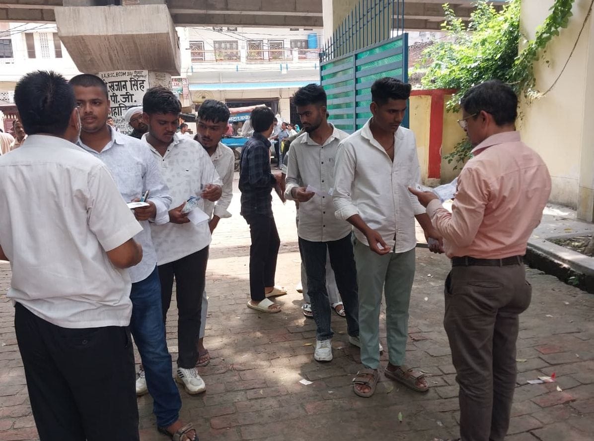 फोटो-31-जीआईसी में हुई इंप्रूवमेंट और कंपार्टमेंट परीक्षा में ब्लैक बोर्ड पर लिखे रोल नंबरों से फोटो-31-जीआईसी में हुई इंप्रूवमेंट और कंपार्टमेंट परीक्षा में ब्लैक बोर्ड पर लिखे रोल नंबरों से