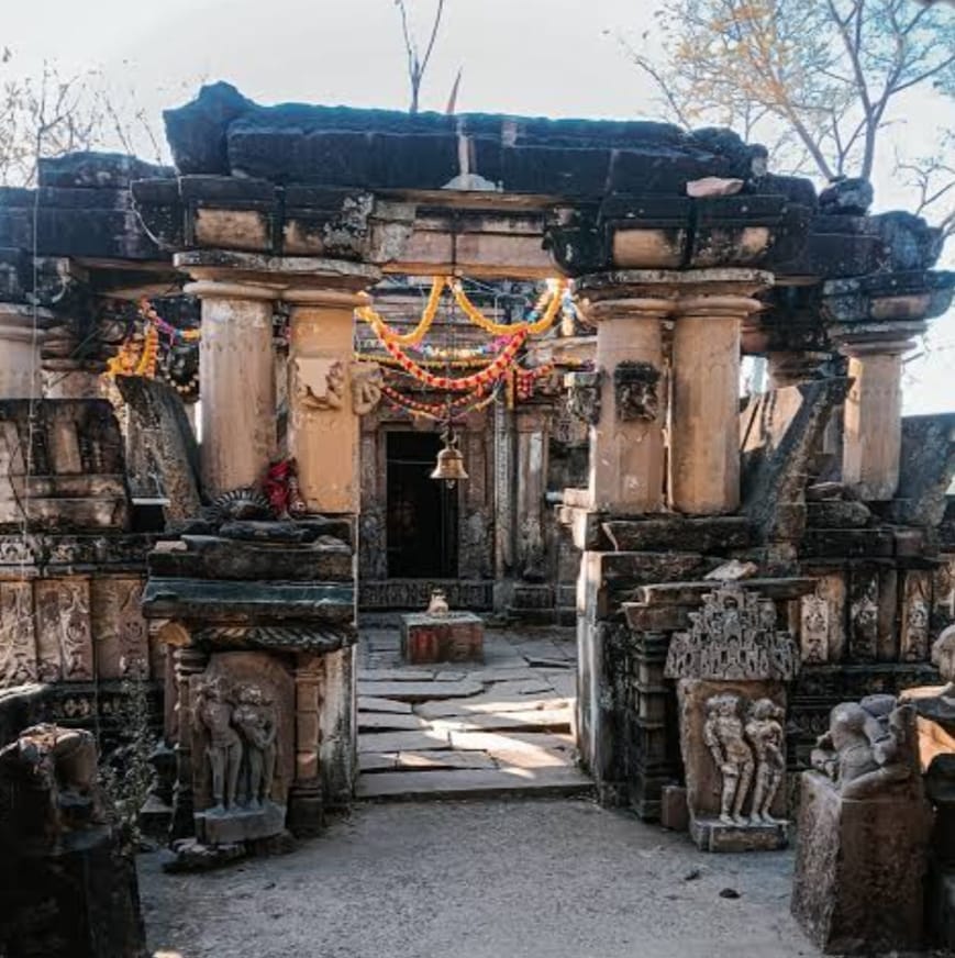 फोटो न- 29 सीकेटीपी 24 रामघाट का भगवान मत्तगजेंद्र नाथ मंदिर। संवाद फोटो न- 29 सीकेटीपी 24 रामघाट का भगवान मत्तगजेंद्र नाथ मंदिर। संवाद