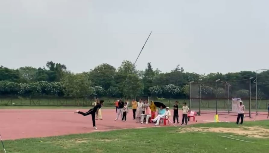 45 अवनी सैनी, खिलाड़ी। 45 अवनी सैनी, खिलाड़ी।