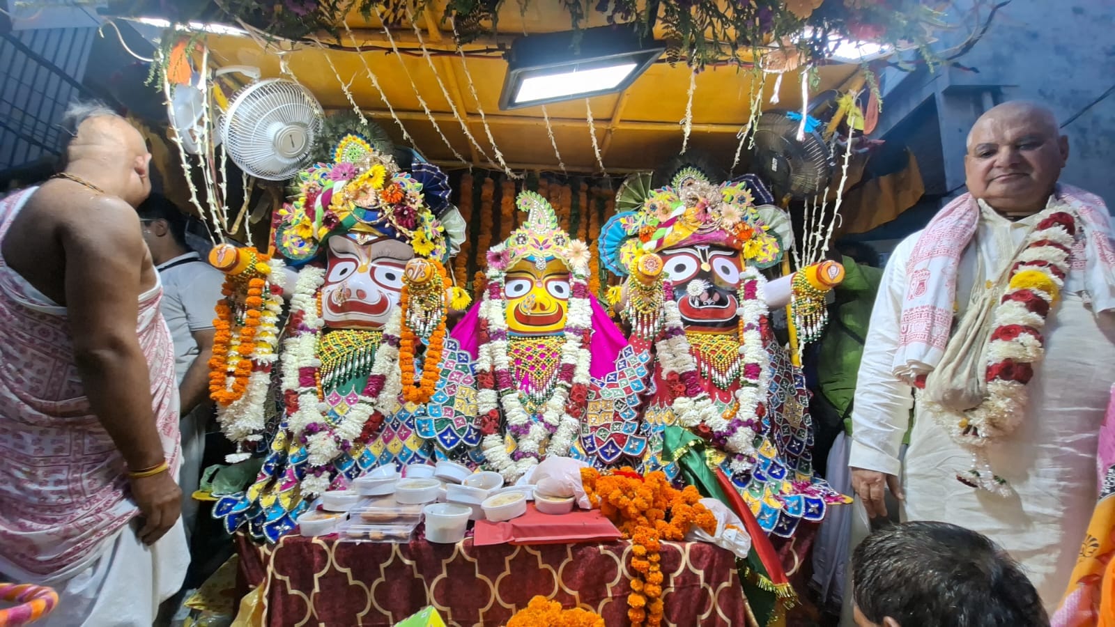 अंबाला सिटी के कपड़ा मार्केट से निकलती भगवान जगन्नाथ की रथ यात्रा। संवाद अंबाला सिटी के कपड़ा मार्केट से निकलती भगवान जगन्नाथ की रथ यात्रा। संवाद