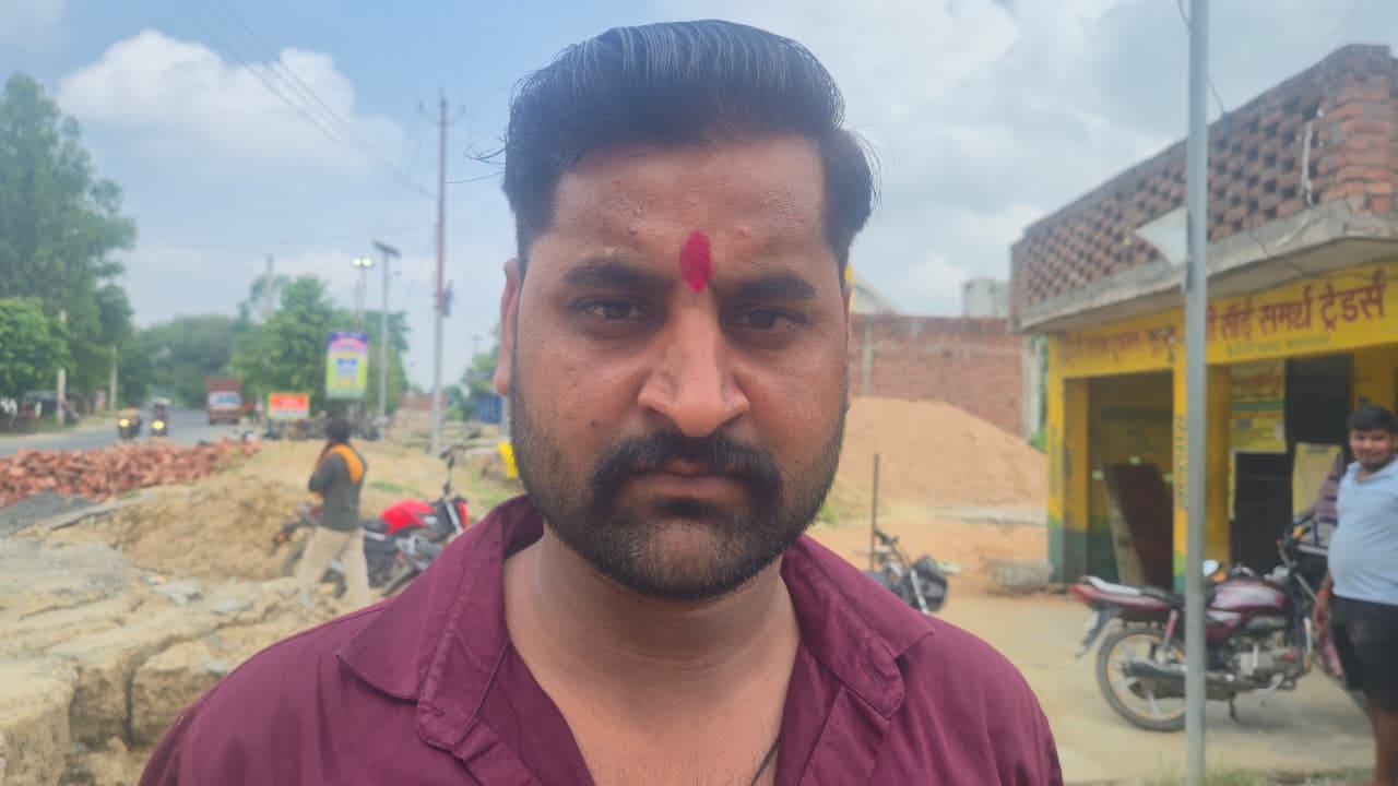 फोटो-10 दुकानदार अमन राजावत। संवाद