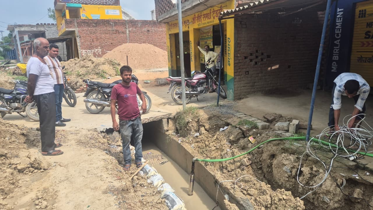 फोटो-10 दुकानदार अमन राजावत। संवाद