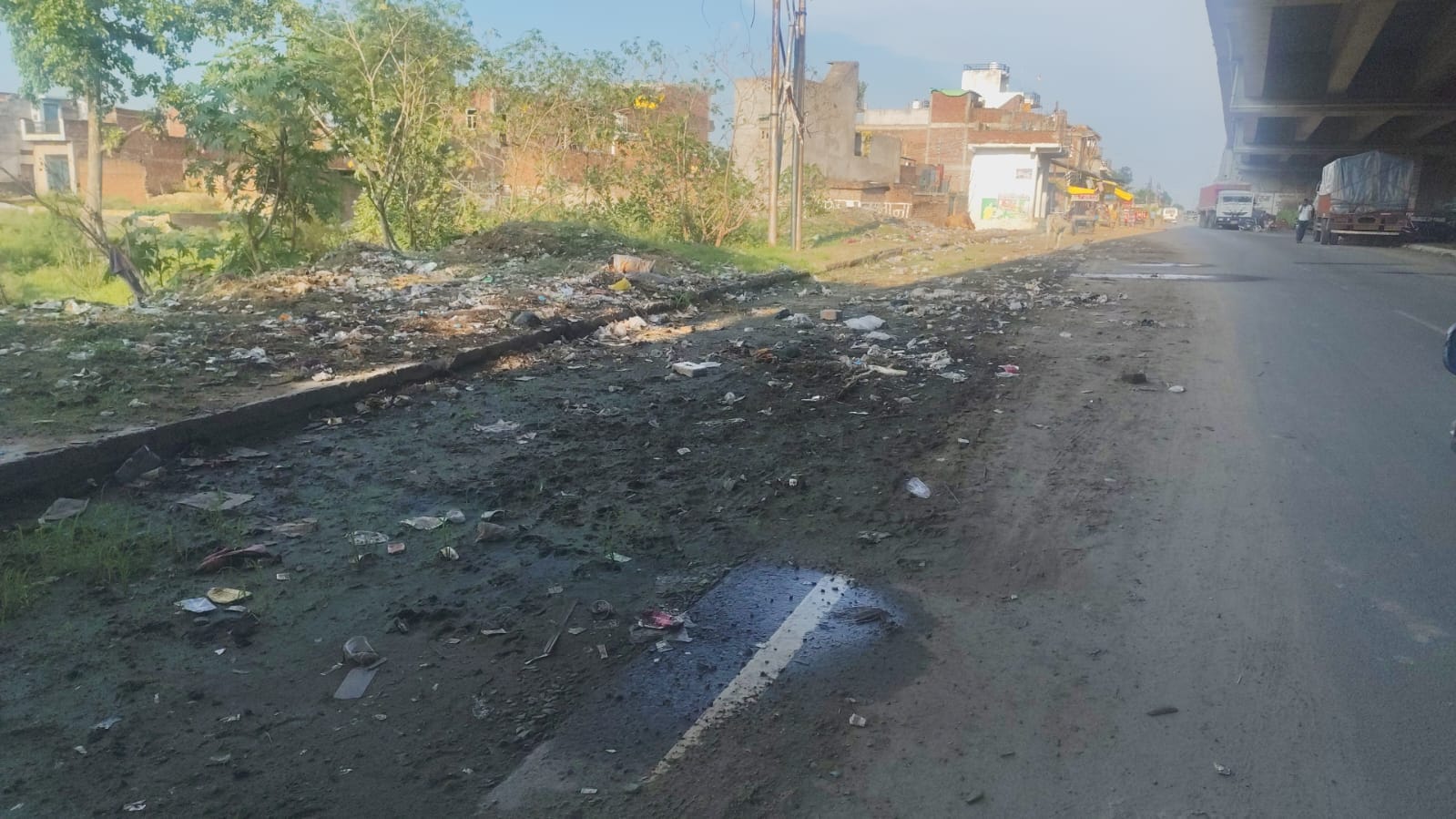 फोटो 20 कस्बा औंछा में जसराना रोड पर जलभराव। संवाद फोटो 20 कस्बा औंछा में जसराना रोड पर जलभराव। संवाद