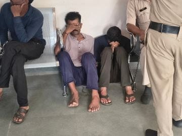 पत्नी ने प्रेमी के साथ मिलकर की पति की हत्या कोर्ट ने सुनाई सजा पत्नी ने प्रेमी के साथ मिलकर की पति की हत्या कोर्ट ने सुनाई सजा