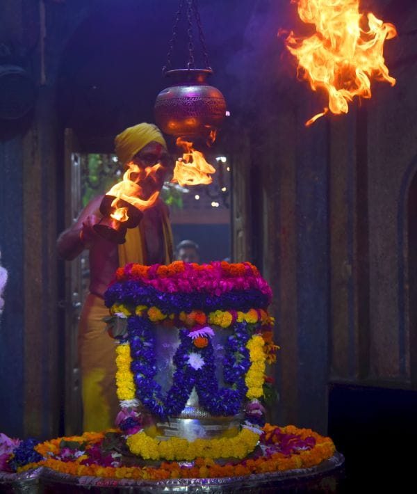 सावन मास के अवसर पर शिवालयों में बुधवार को की गई साज-सज्जा। सावन मास के अवसर पर शिवालयों में बुधवार को की गई साज-सज्जा।