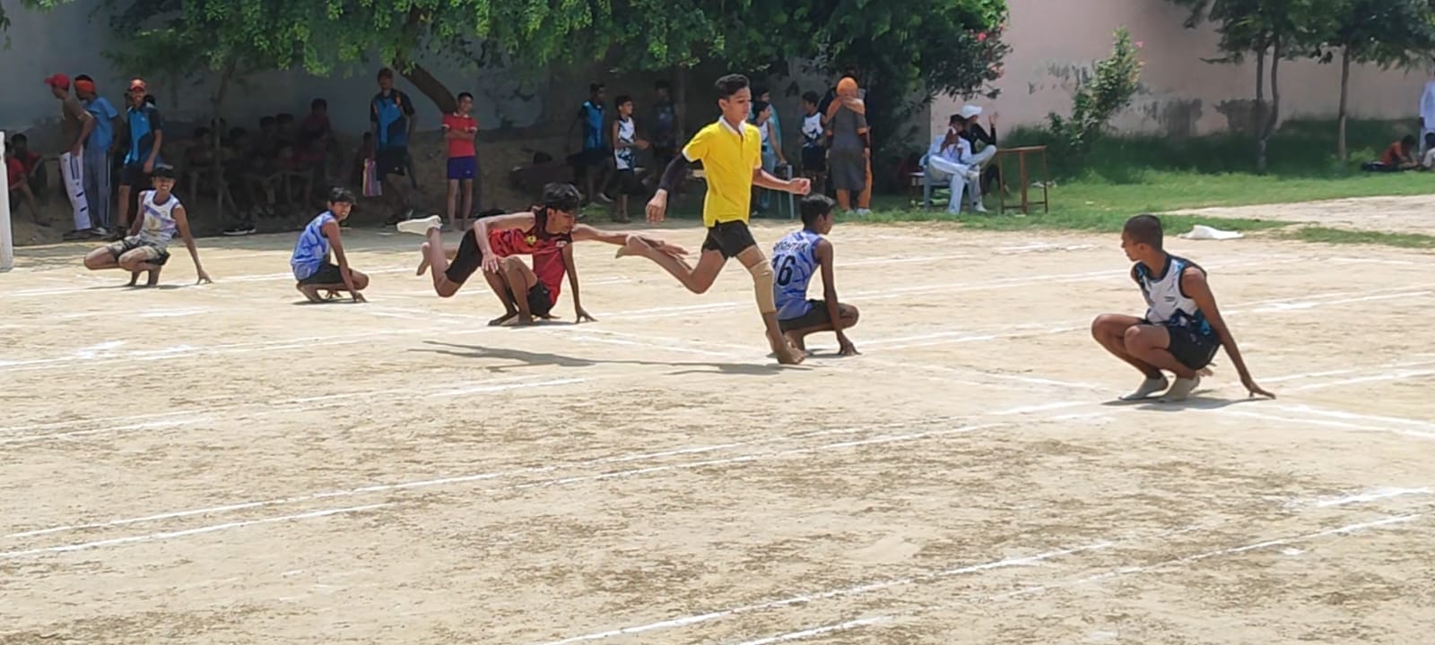 16-रोहतक के सैनी वरिष्ठ माध्यमिक विद्यालय में खो-खो खेलते विद्यार्थी। संवाद 16-रोहतक के सैनी वरिष्ठ माध्यमिक विद्यालय में खो-खो खेलते विद्यार्थी। संवाद