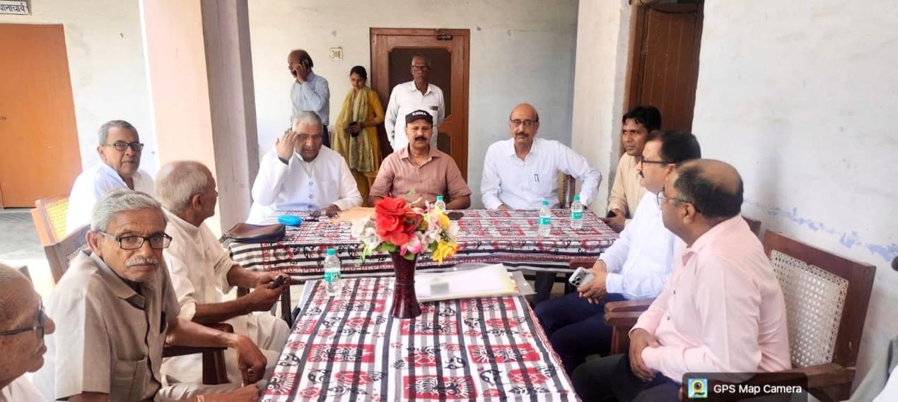 बीएमएम इंटर कॉलेज मऊखास पर आयोजित प्रबंध समिति चुनाव में मौजूद कार्यकारिणी पदाधिकारी बीएमएम इंटर कॉलेज मऊखास पर आयोजित प्रबंध समिति चुनाव में मौजूद कार्यकारिणी पदाधिकारी