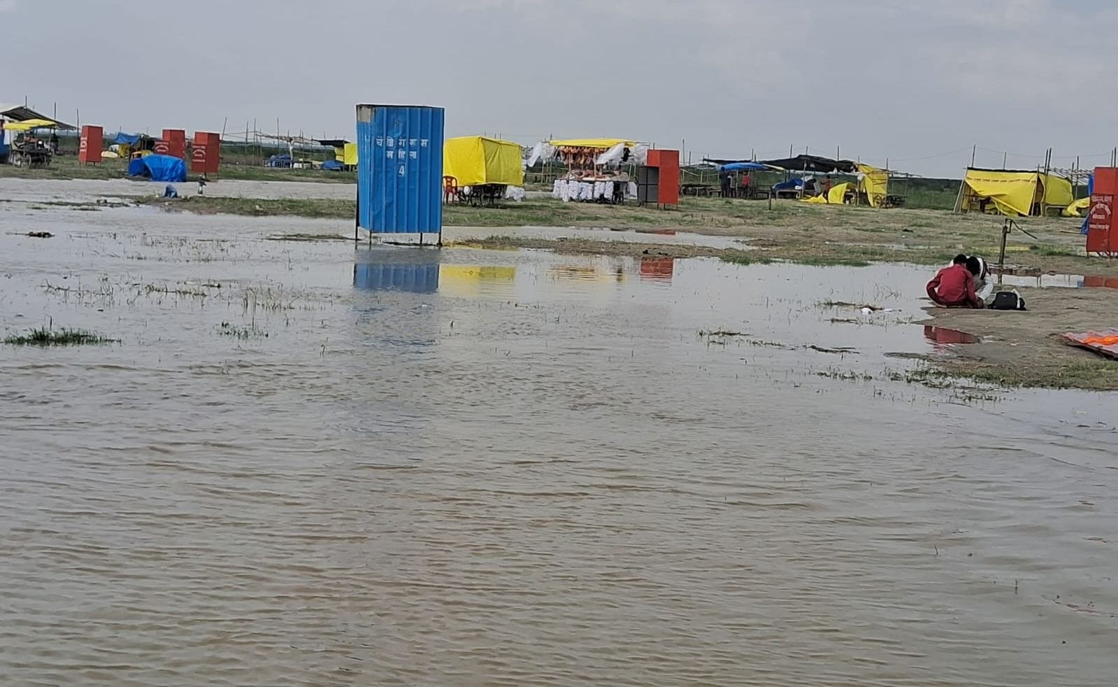 फोटो 27 - कछला गंगा घाट पर बढ़ा जलस्तर। स्रोत : संवाद