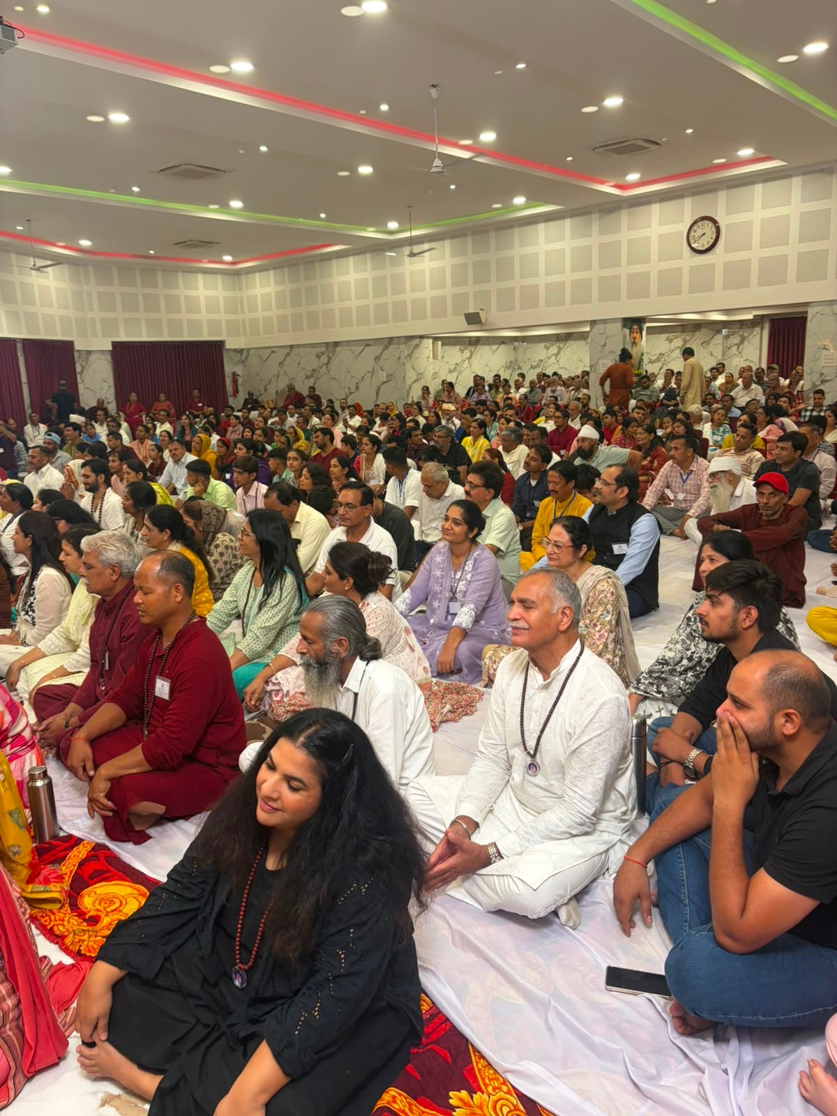 फोटो : सोनीपत के श्री रजनीश ध्यान मंदिर, दीपालपुर में आध्यात्मिक समारोह के दौरान प्रवचन करते स् फोटो : सोनीपत के श्री रजनीश ध्यान मंदिर, दीपालपुर में आध्यात्मिक समारोह के दौरान प्रवचन करते स्