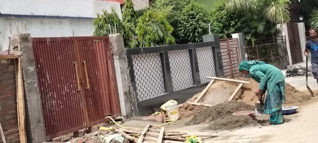 इसी बंगले को संवारने का चल रहा है काम। इसी बंगले को संवारने का चल रहा है काम।