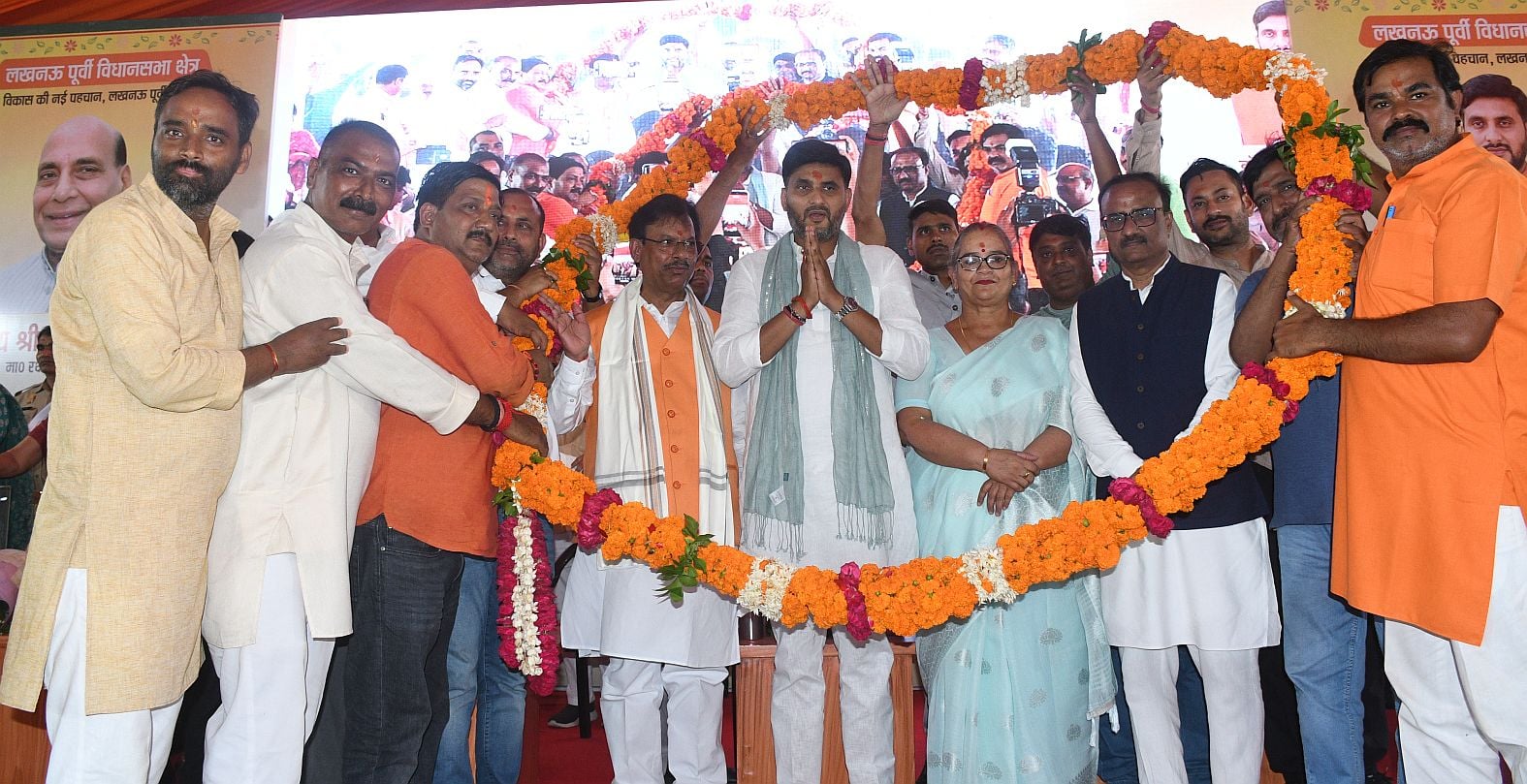 इंदिरानगर में हुए कार्यक्रम में विकास कार्यों का शिलान्यास किया गया। इंदिरानगर में हुए कार्यक्रम में विकास कार्यों का शिलान्यास किया गया।