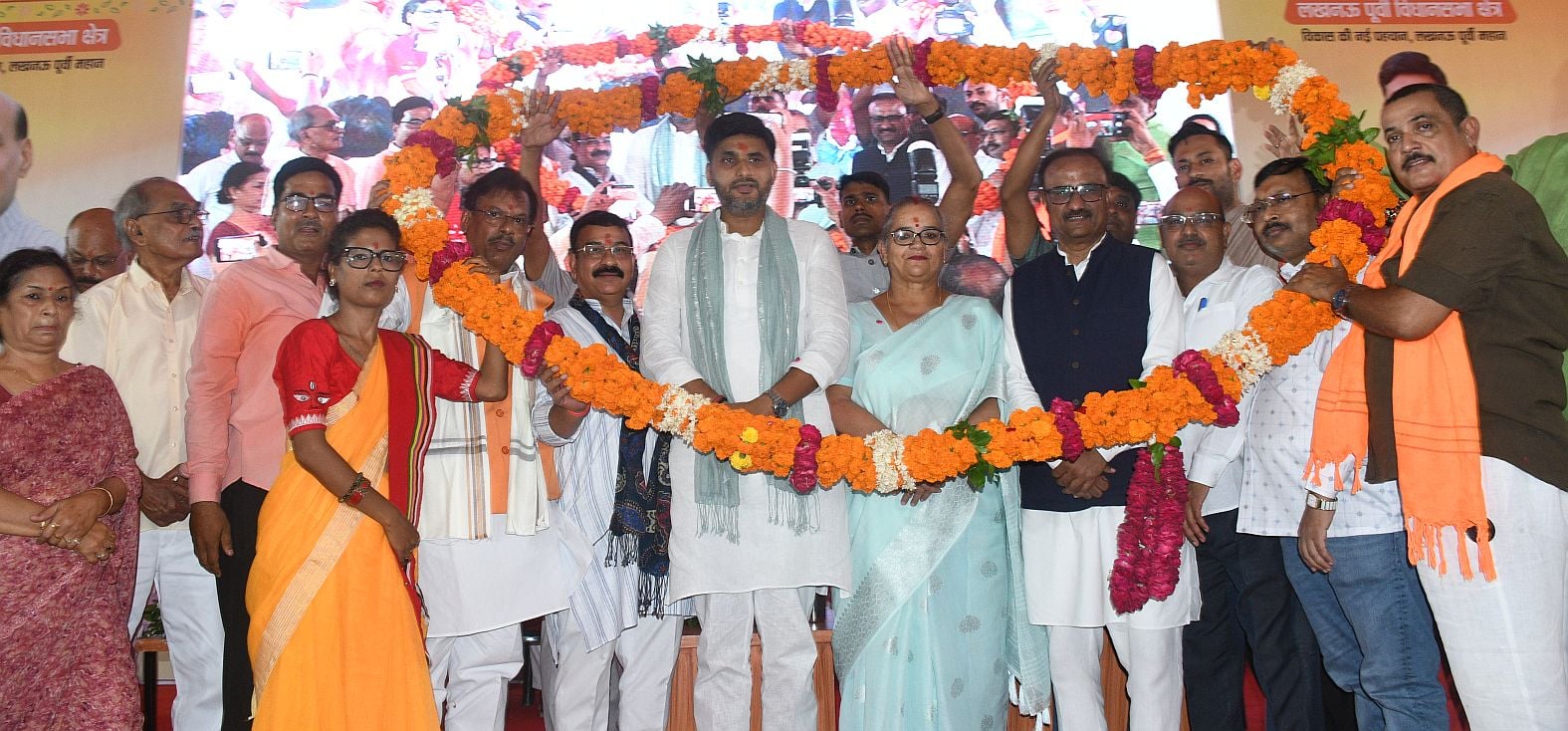 इंदिरानगर में हुए कार्यक्रम में विकास कार्यों का शिलान्यास किया गया। इंदिरानगर में हुए कार्यक्रम में विकास कार्यों का शिलान्यास किया गया।