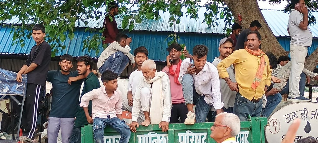 नवीन मंडी स्थल में जन सभा को संबोधि करते मुख्यमंत्री योगी आदित्यनाथ। स्रोत- सूचना विभाग