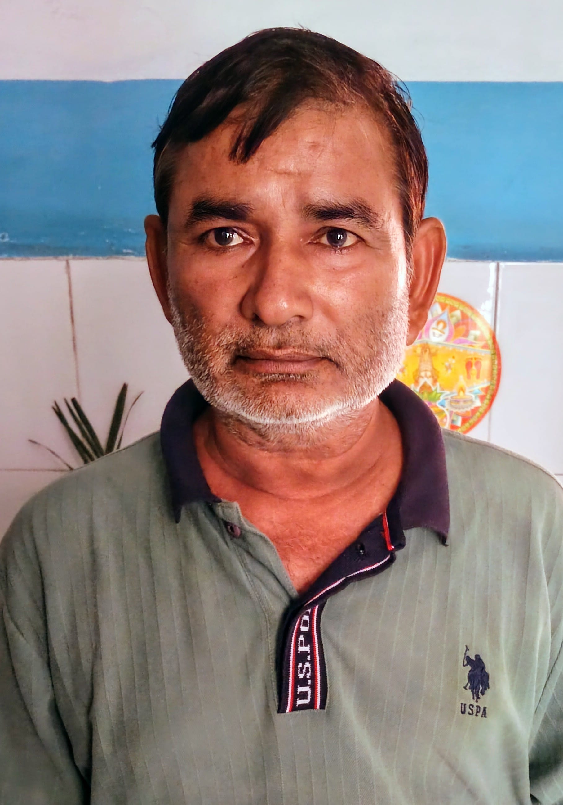 सीएचसी में जांच के बाद दवाई लेते रोगी। (मवाना) सीएचसी में जांच के बाद दवाई लेते रोगी। (मवाना)