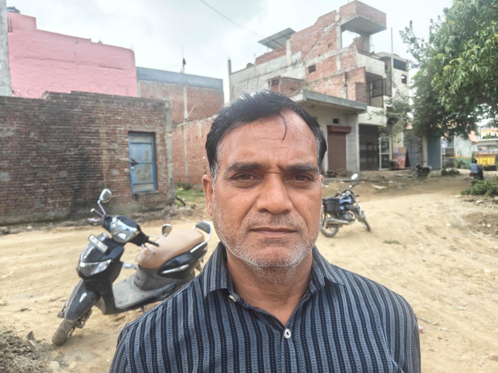 दादरी के जीटी रोड से चंद कदम की दूरी पर राणा कॉलोनी , खाटू श्याम कॉलोनी , ओम कुंज कॉलोनी , घनश् दादरी के जीटी रोड से चंद कदम की दूरी पर राणा कॉलोनी , खाटू श्याम कॉलोनी , ओम कुंज कॉलोनी , घनश्