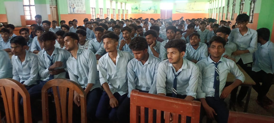 बीसलपुर के नवोदय विद्यालय के इसी छात्रावास में छात्रों ने स्वयं को कर लिया था बंदसंवाद