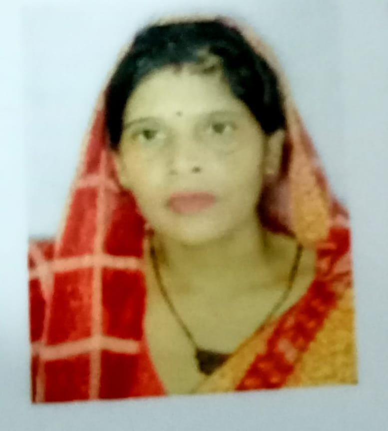 फोटो 01 एचएएमपी 22- रीता हत्याकांड का खुलासा करते अपर पुलिस अधीक्षक अरविंद कुमार वर्मा, साथ में
