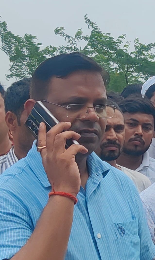 नगर पालिका के ईओ डा. अश्विनी कुमार। नगर पालिका के ईओ डा. अश्विनी कुमार।
