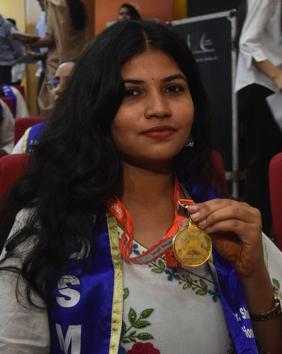पुनर्वास विश्वविद्यालय के 13वें दीक्षांत में 27 दिव्यांग विद्यार्थियों ने जीते 45 पदक पुनर्वास विश्वविद्यालय के 13वें दीक्षांत में 27 दिव्यांग विद्यार्थियों ने जीते 45 पदक