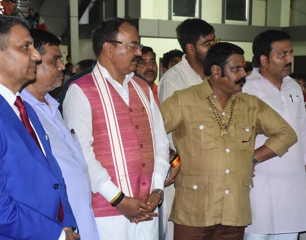 राज्य ताइक्वांडो चैंपियनशिप में खिलाड़ियों का हौसला बढ़ाते खिलाड़ी। राज्य ताइक्वांडो चैंपियनशिप में खिलाड़ियों का हौसला बढ़ाते खिलाड़ी।