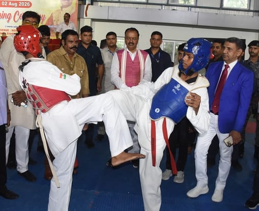 राज्य ताइक्वांडो चैंपियनशिप में खिलाड़ियों का हौसला बढ़ाते खिलाड़ी। राज्य ताइक्वांडो चैंपियनशिप में खिलाड़ियों का हौसला बढ़ाते खिलाड़ी।