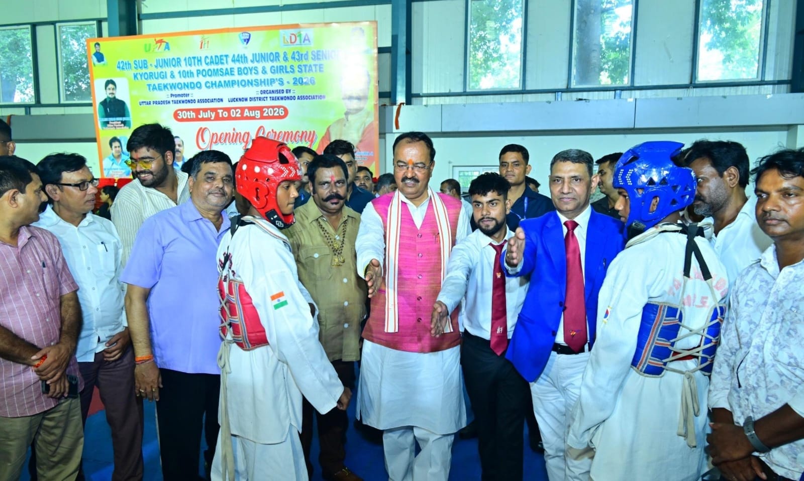 राज्य ताइक्वांडो चैंपियनशिप में खिलाड़ियों का हौसला बढ़ाते खिलाड़ी। राज्य ताइक्वांडो चैंपियनशिप में खिलाड़ियों का हौसला बढ़ाते खिलाड़ी।