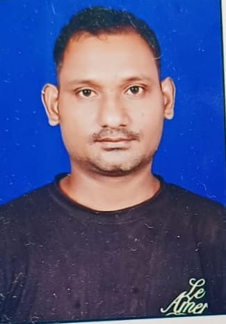 सुखपुरा थाना क्षेत्र के धरहरा चट्टी कार की जद में आने से हुई युवक की मौत के बाद रोती-बिलखती परि सुखपुरा थाना क्षेत्र के धरहरा चट्टी कार की जद में आने से हुई युवक की मौत के बाद रोती-बिलखती परि