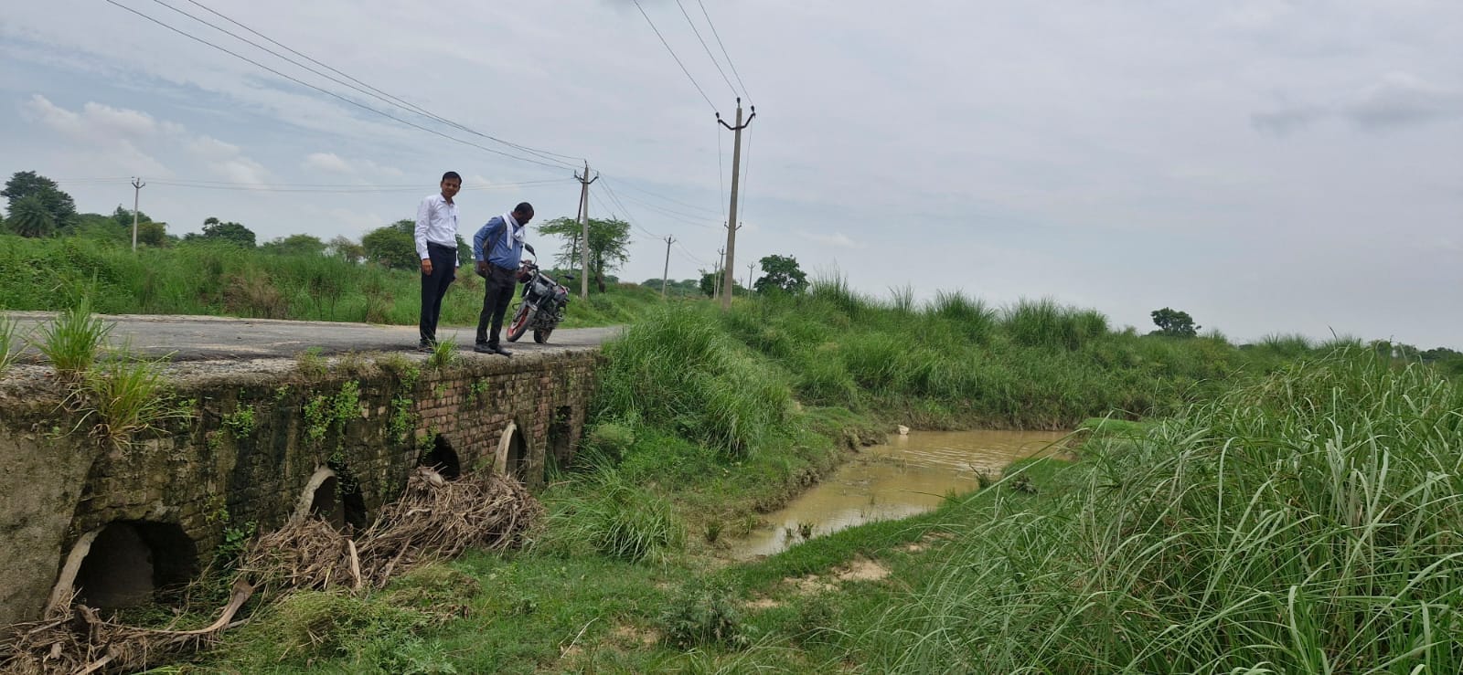 यमुना नदी में बढ़ा जलस्तर।संवाद यमुना नदी में बढ़ा जलस्तर।संवाद