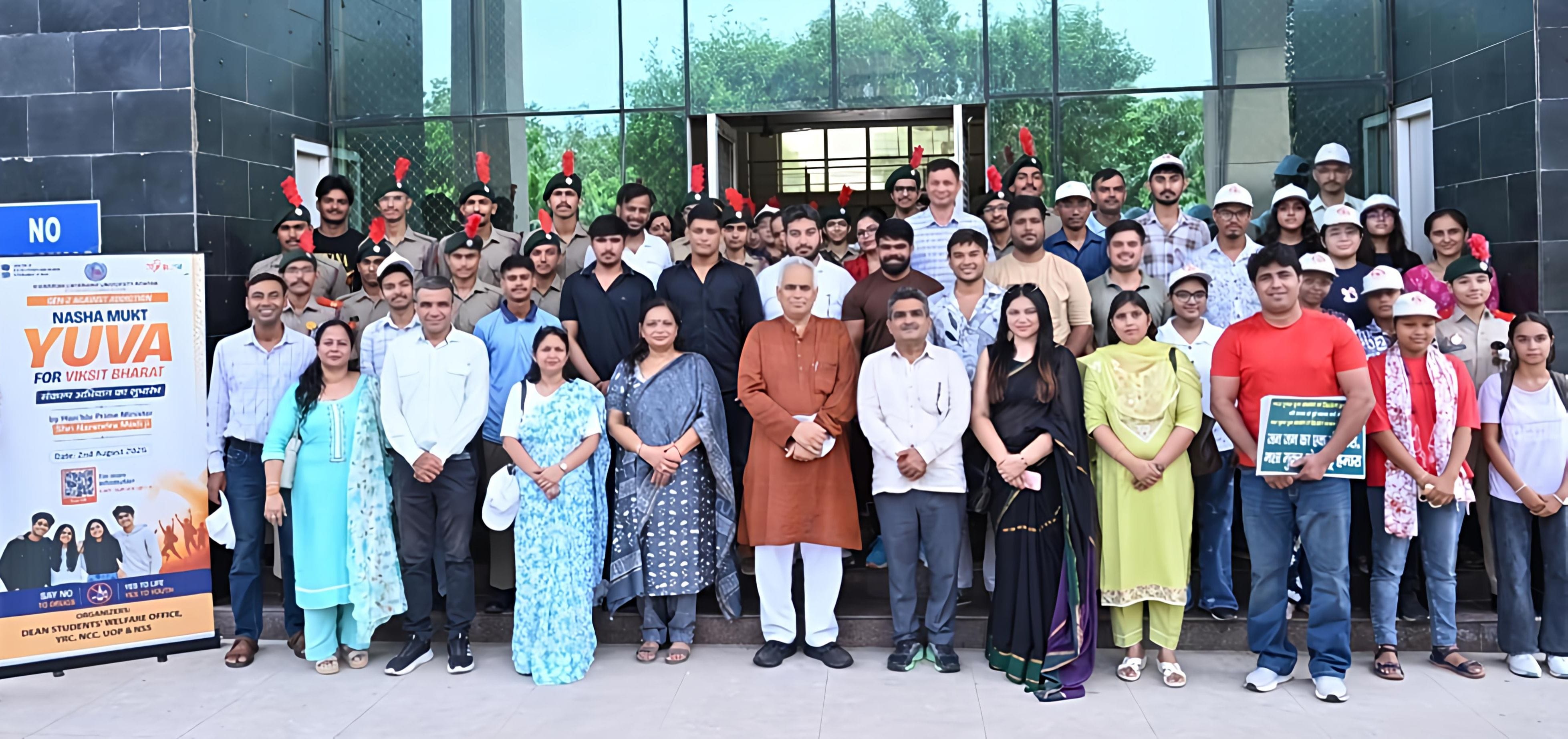 02 स्वास्थ्य विज्ञान विवि में नशा मुक्ति को लेकर प्रतिज्ञा लेते कुलपति डॉ. एचके अग्रवाल व अन् 02 स्वास्थ्य विज्ञान विवि में नशा मुक्ति को लेकर प्रतिज्ञा लेते कुलपति डॉ. एचके अग्रवाल व अन्