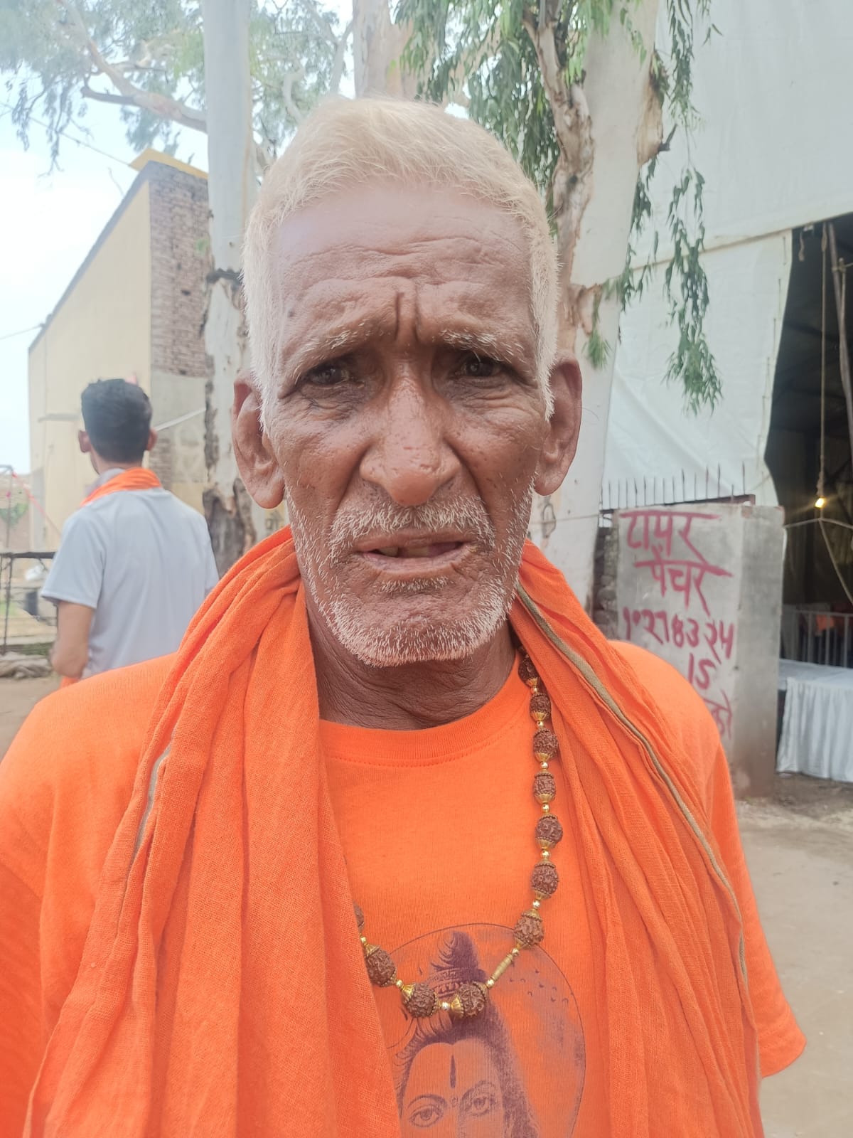 बुजुर्ग कांवड़िया सुभाष चंद्र बुजुर्ग कांवड़िया सुभाष चंद्र