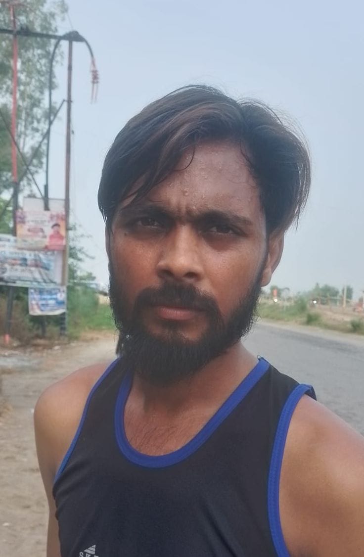 फोटो 17- लहरा गंगाघाट पर कांवड़ सजाकर परिक्रमा लगाते कांवड़िये । स्रोत संवाद फोटो 17- लहरा गंगाघाट पर कांवड़ सजाकर परिक्रमा लगाते कांवड़िये । स्रोत संवाद