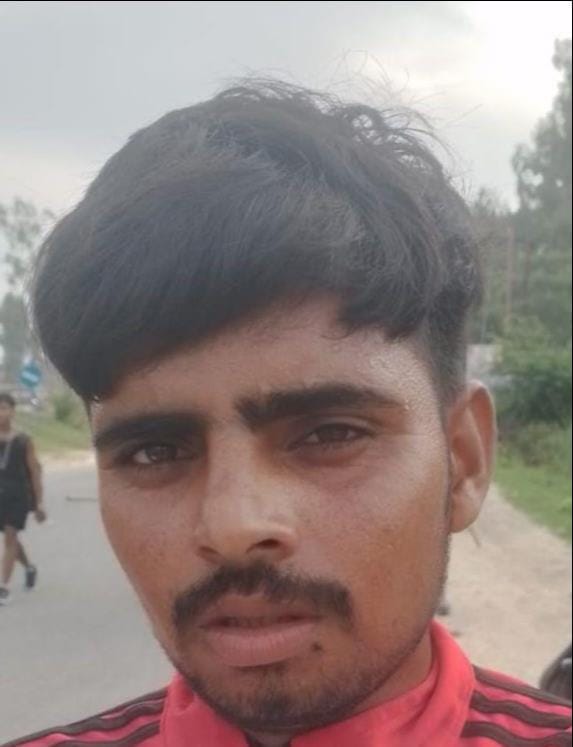 फोटो 17- लहरा गंगाघाट पर कांवड़ सजाकर परिक्रमा लगाते कांवड़िये । स्रोत संवाद फोटो 17- लहरा गंगाघाट पर कांवड़ सजाकर परिक्रमा लगाते कांवड़िये । स्रोत संवाद