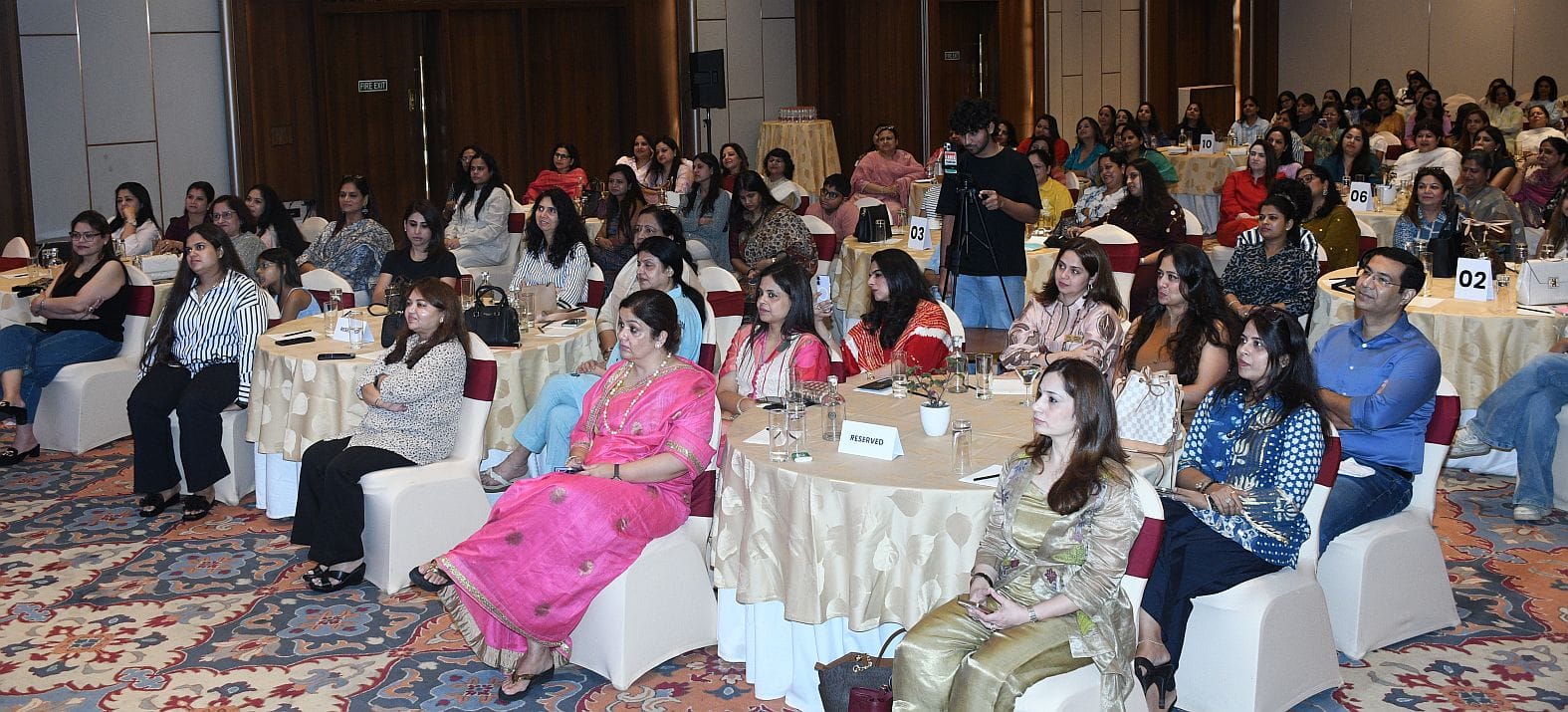 गोमतीनगर के होटल में फिक्की फ्लो लखनऊ के पोषण जागरूकता सत्र में बोलते न्यूट्रिशन जागरूकता कार्य गोमतीनगर के होटल में फिक्की फ्लो लखनऊ के पोषण जागरूकता सत्र में बोलते न्यूट्रिशन जागरूकता कार्य