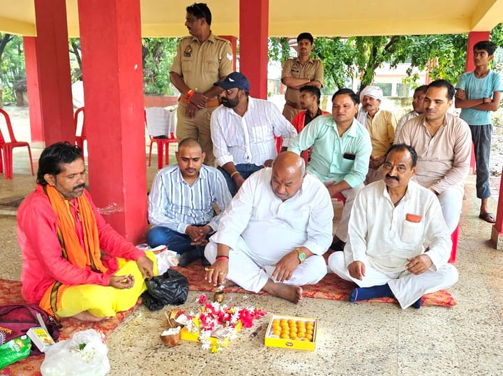 कटेहरी के चिउटीपारा स्थित श्रवणधाम का प्रस्तावित प्रवेश द्वार। स्रोत : विभाग कटेहरी के चिउटीपारा स्थित श्रवणधाम का प्रस्तावित प्रवेश द्वार। स्रोत : विभाग