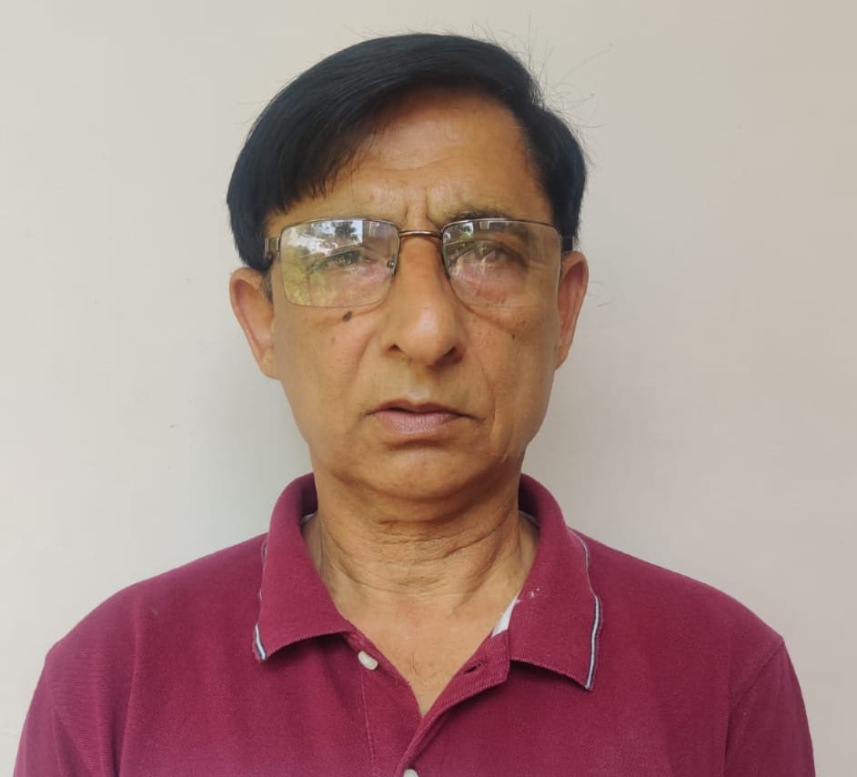 नगर पंचायत भोटा के तहत तोड़े गए शौचालय। संवाद