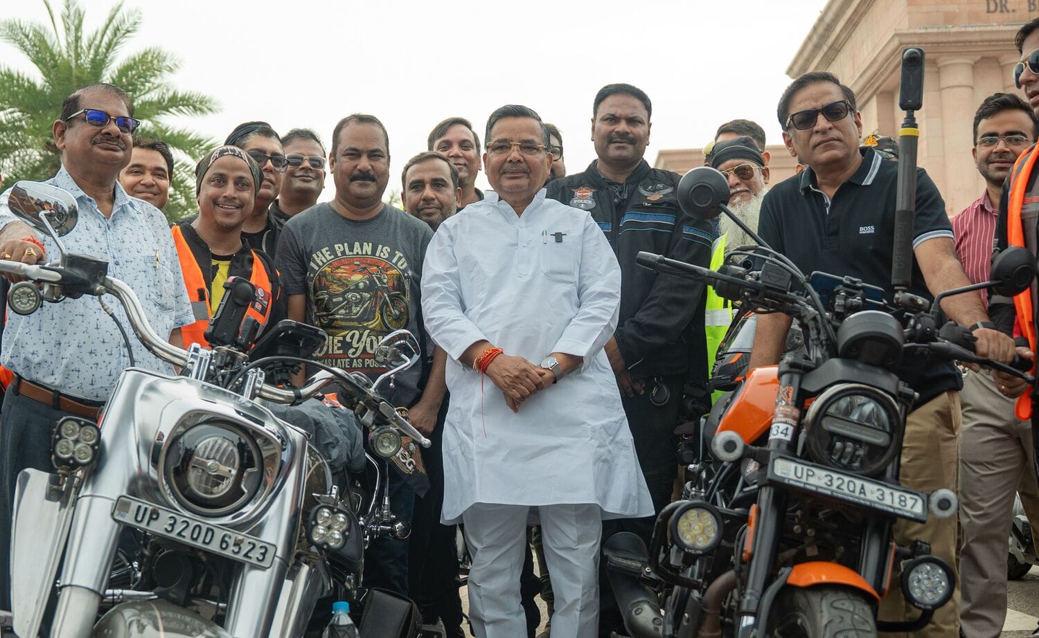 1090 चौराहे से निकाली गई बाइक राइड