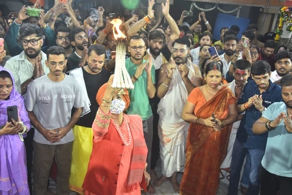 आज शिव की भक्ति में डूबेगी लक्ष्मण नगरी आज शिव की भक्ति में डूबेगी लक्ष्मण नगरी