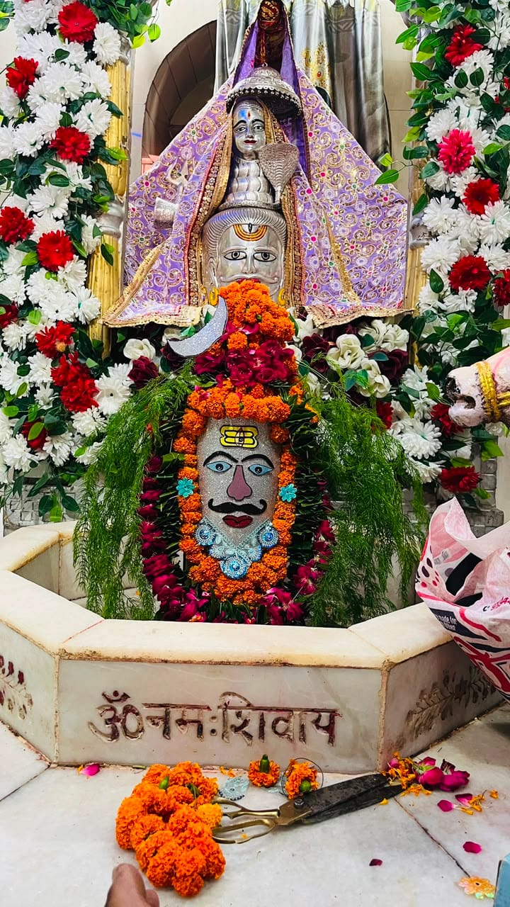 फोटो 32 श्री भीमसेन मंदिर में दर्शन के लिए पहुंचे श्रद्धालु। संवाद फोटो 32 श्री भीमसेन मंदिर में दर्शन के लिए पहुंचे श्रद्धालु। संवाद