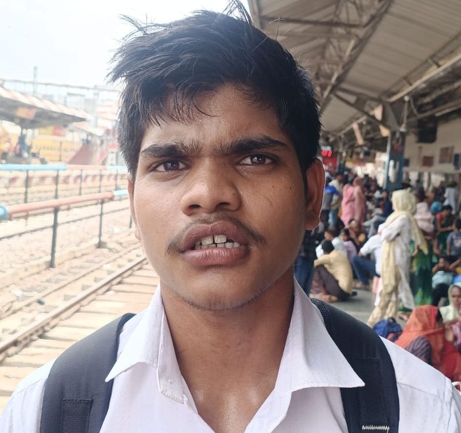 फोटो10-धर्मवीर ,यात्री। संवाद फोटो10-धर्मवीर ,यात्री। संवाद