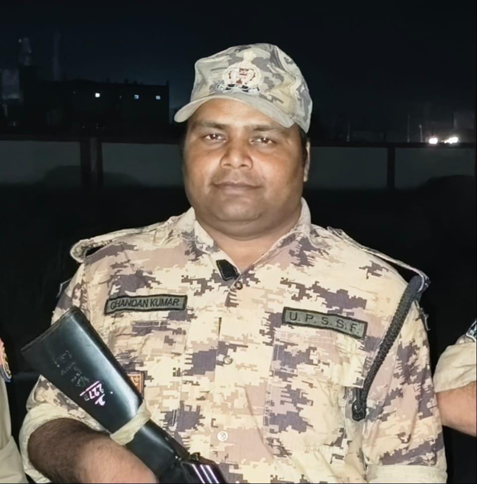 इकौना सीएचसी में भर्ती घायल बाइक सवार। मृतक चंदन कुमार
